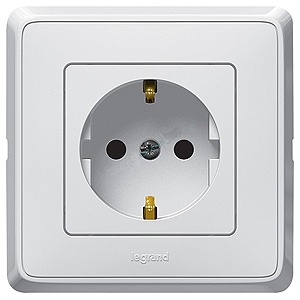 773616 Legrand Розетка без заземл. БЕЛ CAR (10/100)