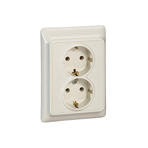 782143 Legrand 2-я розетка с заземл. 2х2К 16AX Сл. Кость KPT (5/30)